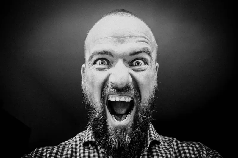 Przemoc jako reakcja na wstyd, psychoterapia jako sposób na zmianę