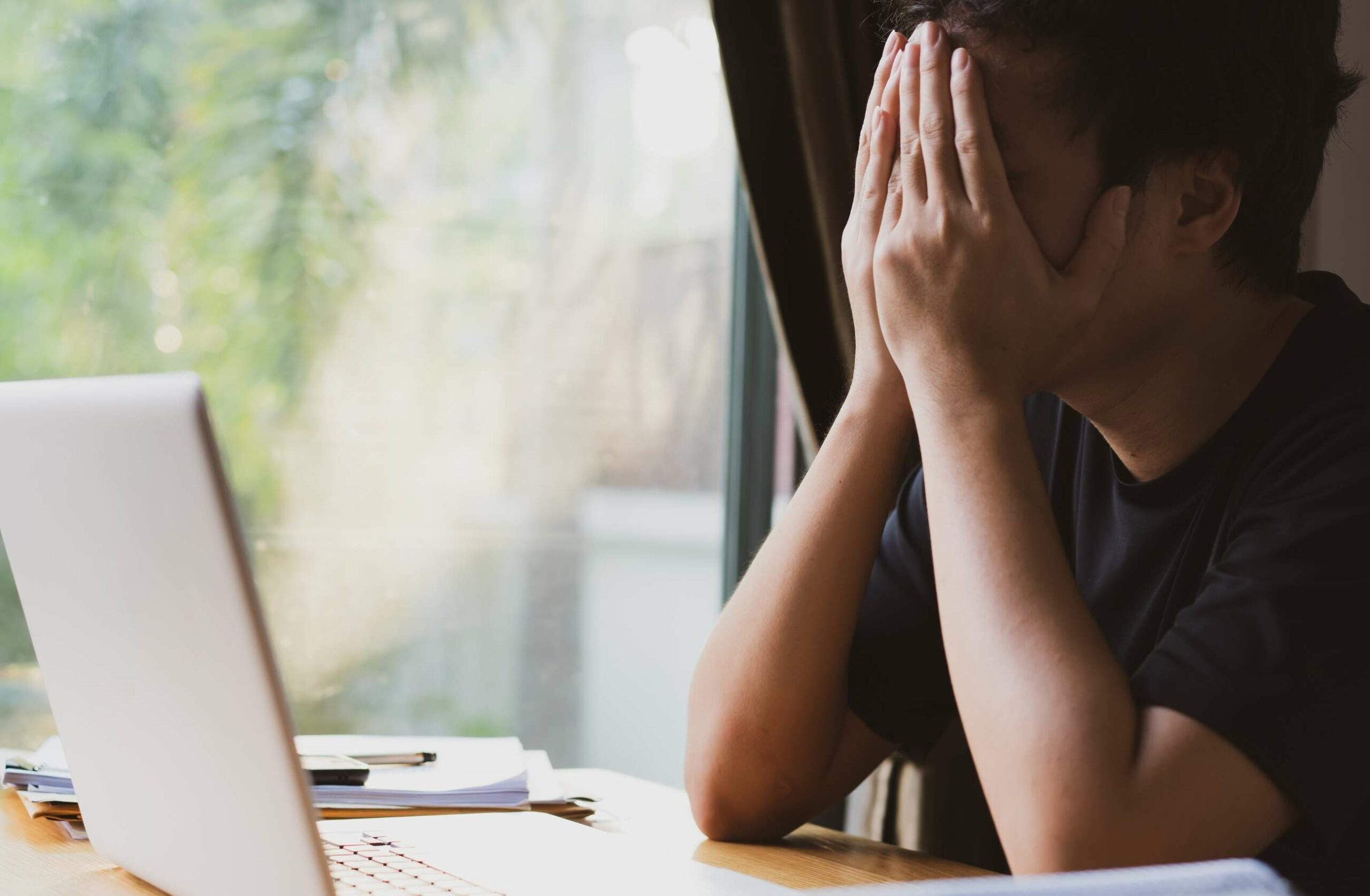 Uzależnienie od pornografii i masturbacji, to częste problemy młodych mężczyzn