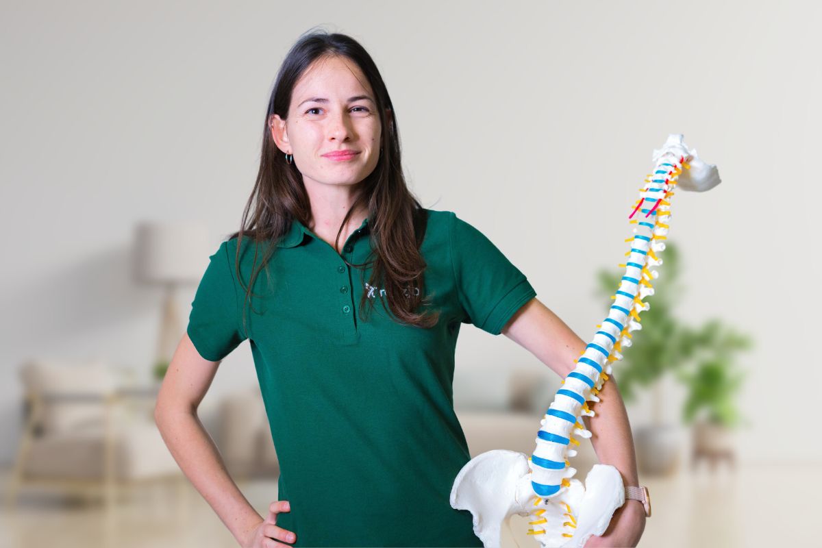 Refizjo - fizjoterapia, masaż i terapia manualna w Bydgoszczy - fizjoterapeutka Angelika Płachecka.