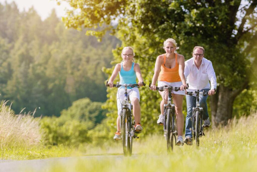 Uprawianie sportu dobrze wpływa na zachowanie sprawności mózgu.
